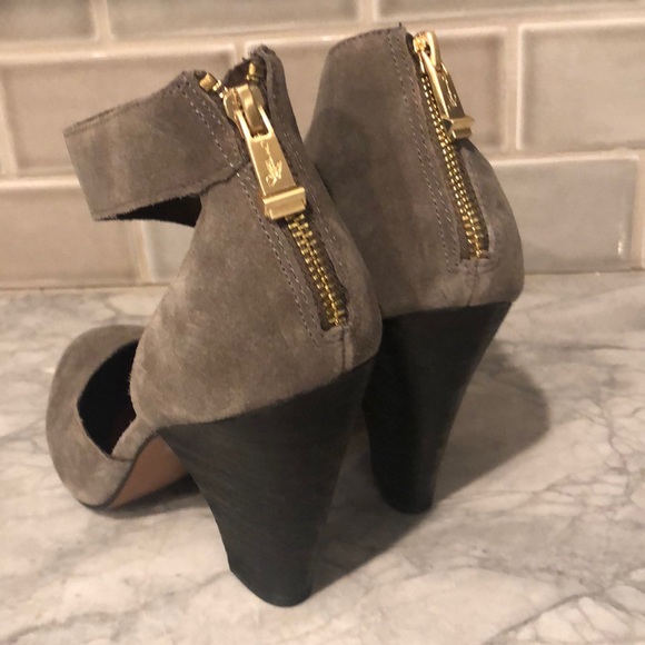 COPY - report ankle strap grey suede heels pumps shoes 9 - Picture 3 of 4